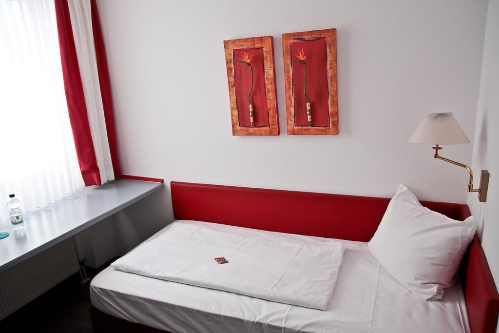 Hotel Postbauer-Heng, E-Mobilitaet, Ladestationen Fuer Elektroautos Стая снимка