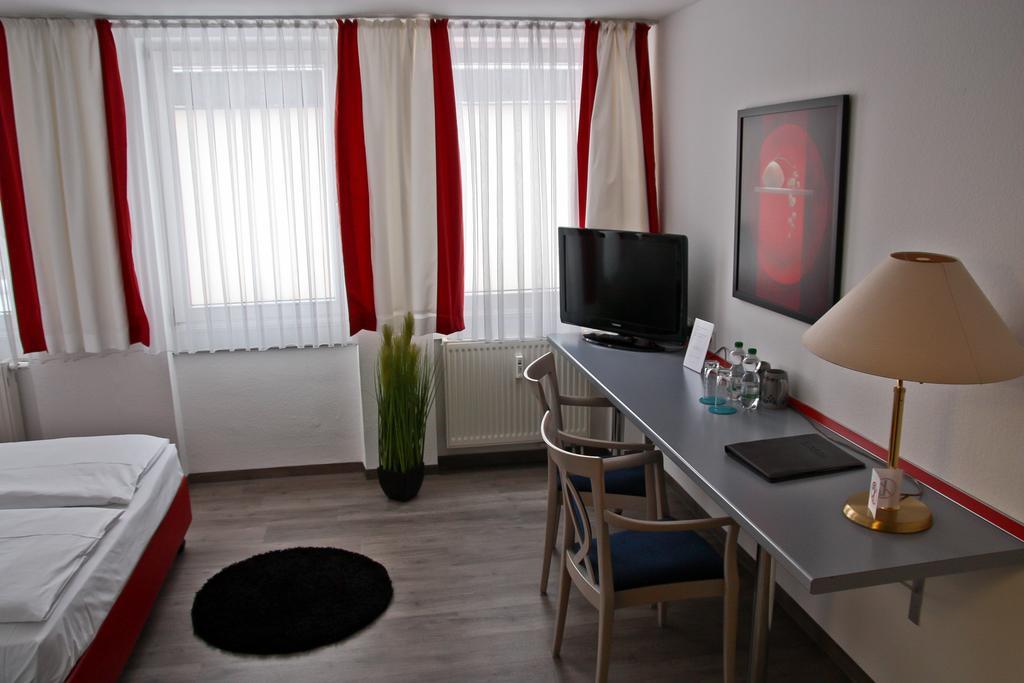 Hotel Postbauer-Heng, E-Mobilitaet, Ladestationen Fuer Elektroautos Стая снимка